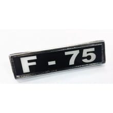 EMBLEMA F75 METAL